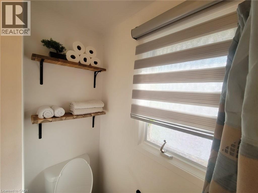 Photo 23 of 40 for 147 Muriel Crescent