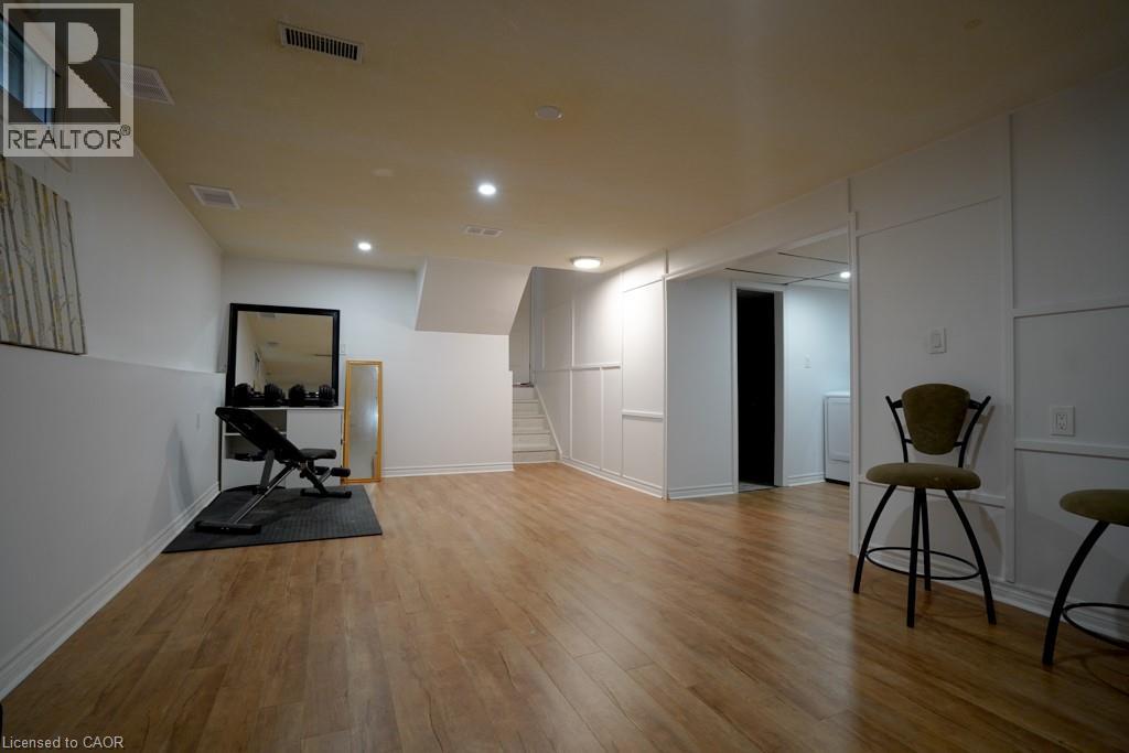 Photo 31 of 40 for 147 Muriel Crescent