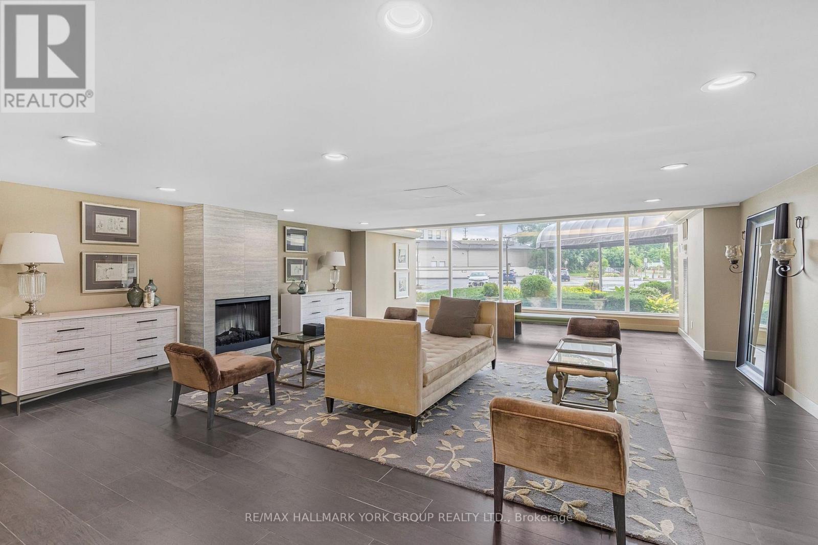 1007 - 7811 Yonge Street, Markham, Ontario L3T 4S3 - Photo 9 - N12350675