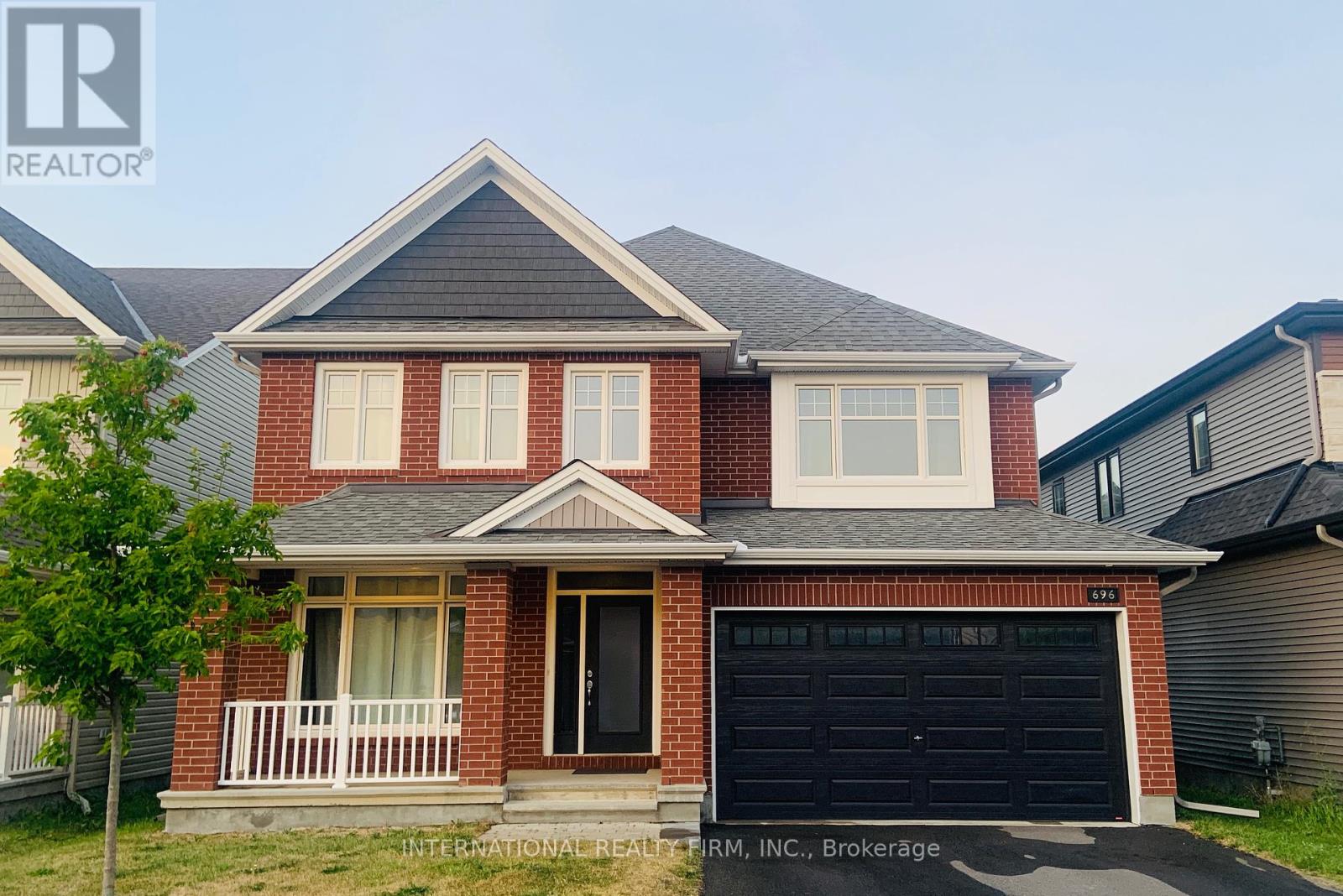 Property at 696 MOONFLOWER CRESCENT image 2