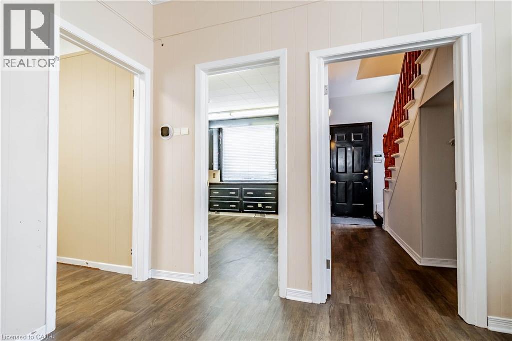 48 Carlisle Street, St. Catharines, Ontario  L2R 4H4 - Photo 12 - 40719221