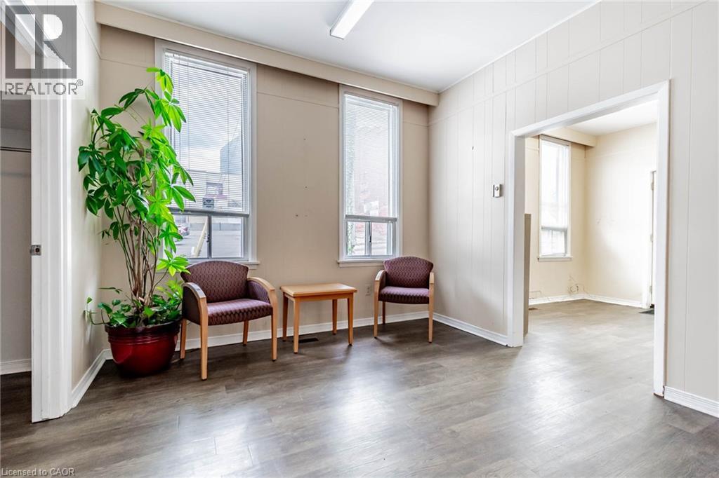 48 Carlisle Street, St. Catharines, Ontario  L2R 4H4 - Photo 15 - 40719221
