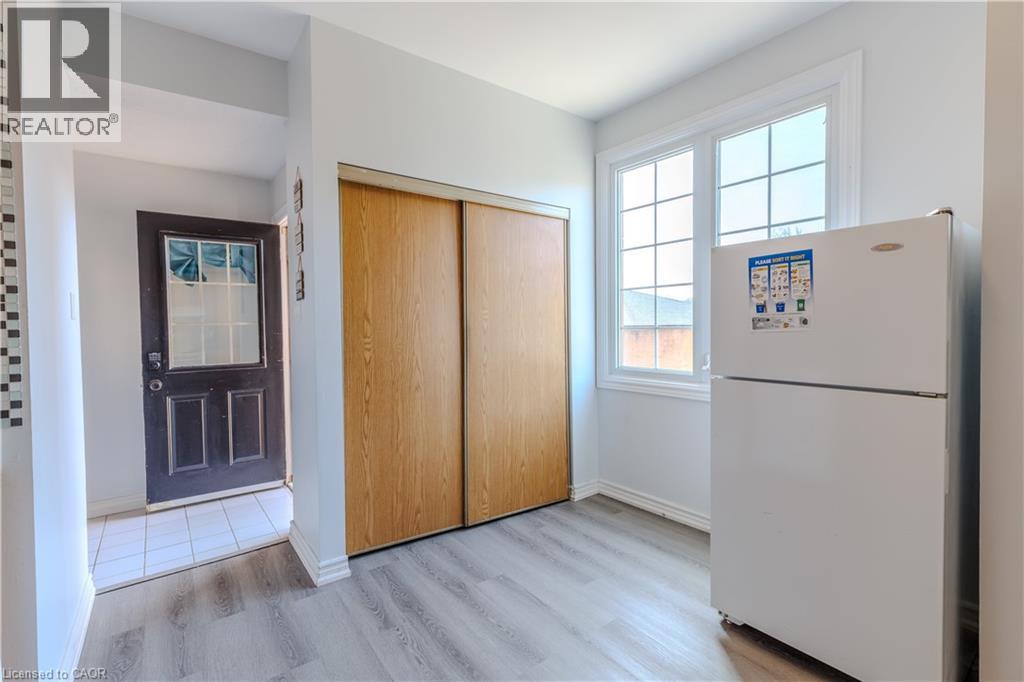 Photo 7 of 24 for 1570 Richmond Street Unit# 5