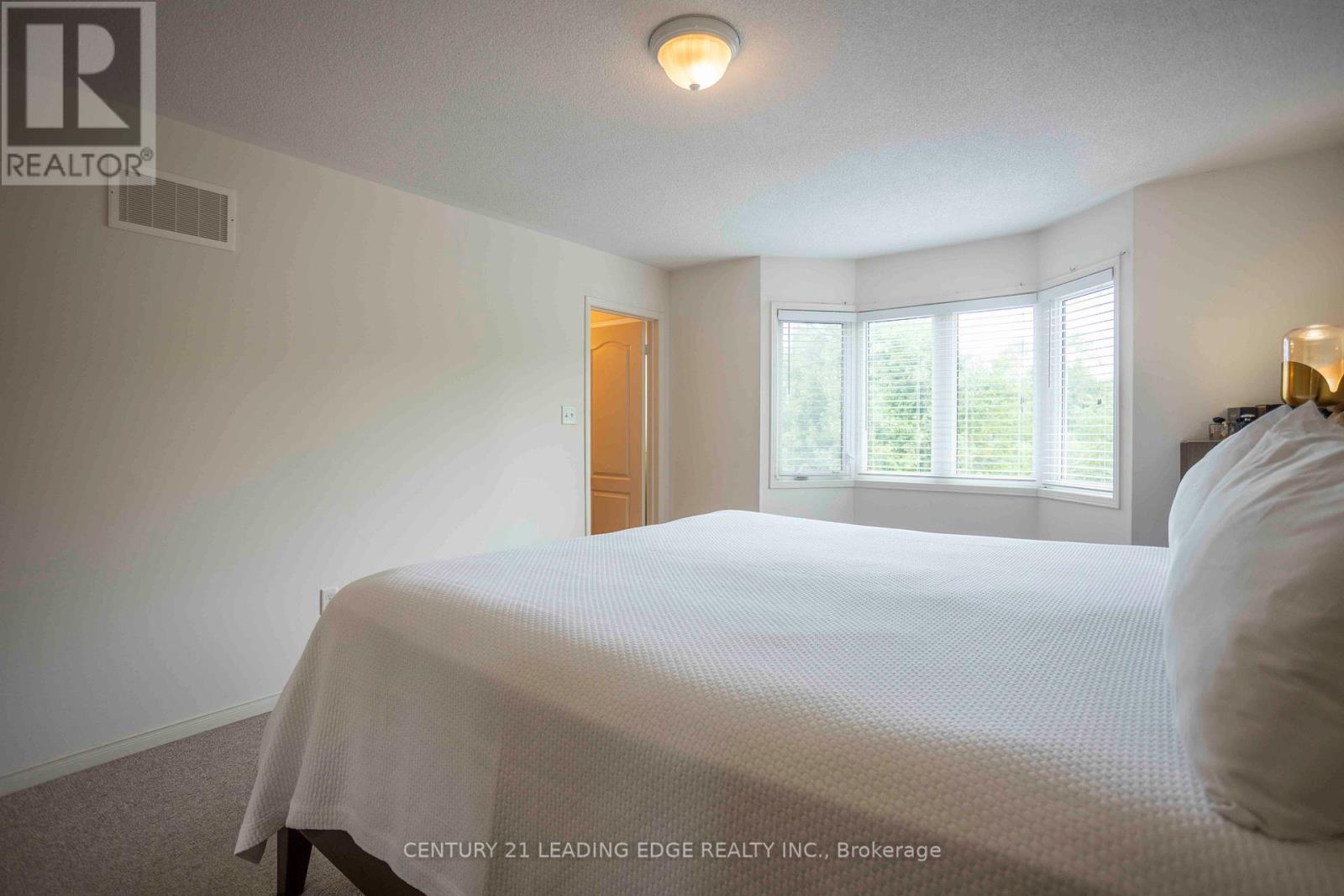 31 Nw Passage, Whitchurch-Stouffville (Stouffville), Ontario  L4A 0T2 - Photo 26 - N12341289