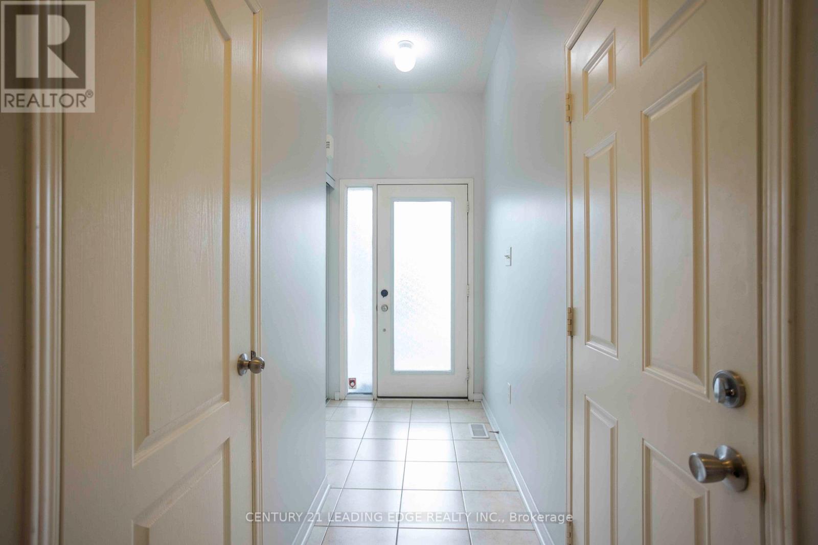 31 Nw Passage, Whitchurch-Stouffville (Stouffville), Ontario  L4A 0T2 - Photo 7 - N12341289
