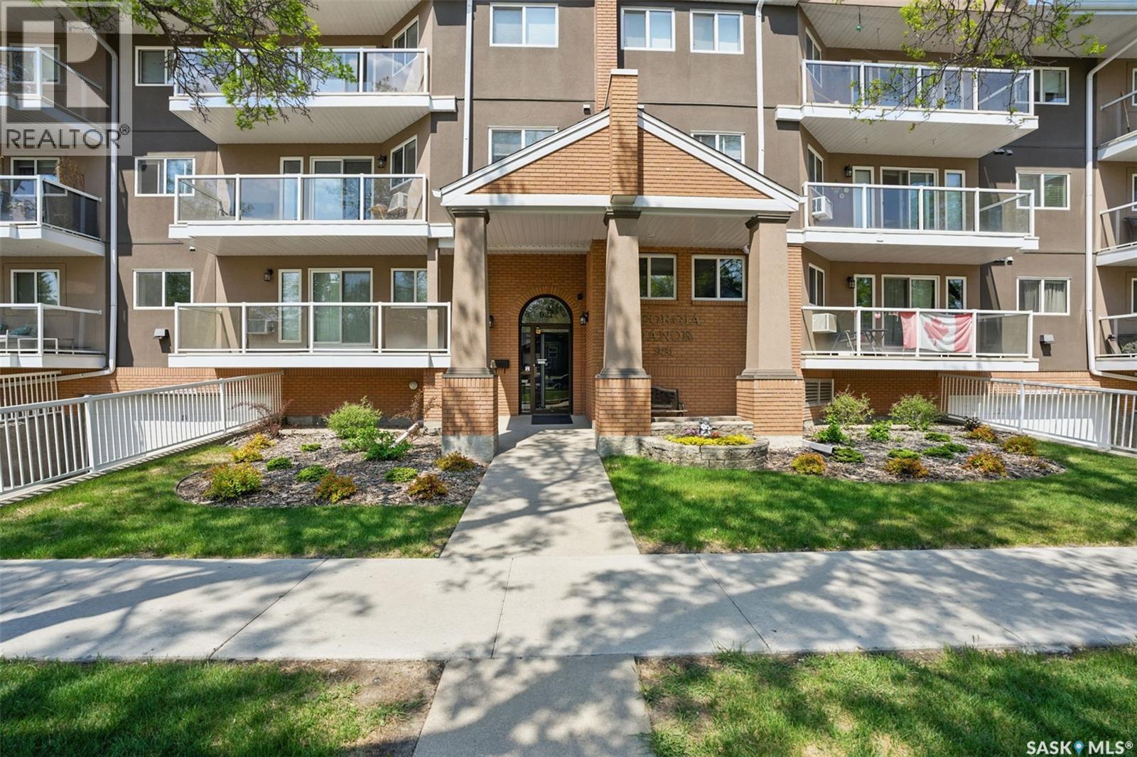 Property at 201 921 Main STREET image 1