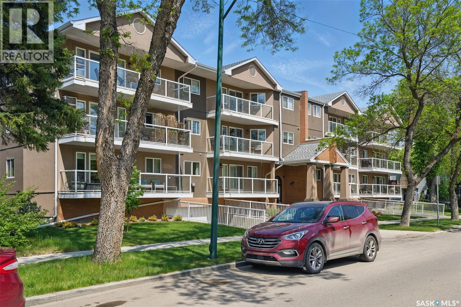 Property at 201 921 Main STREET image 3