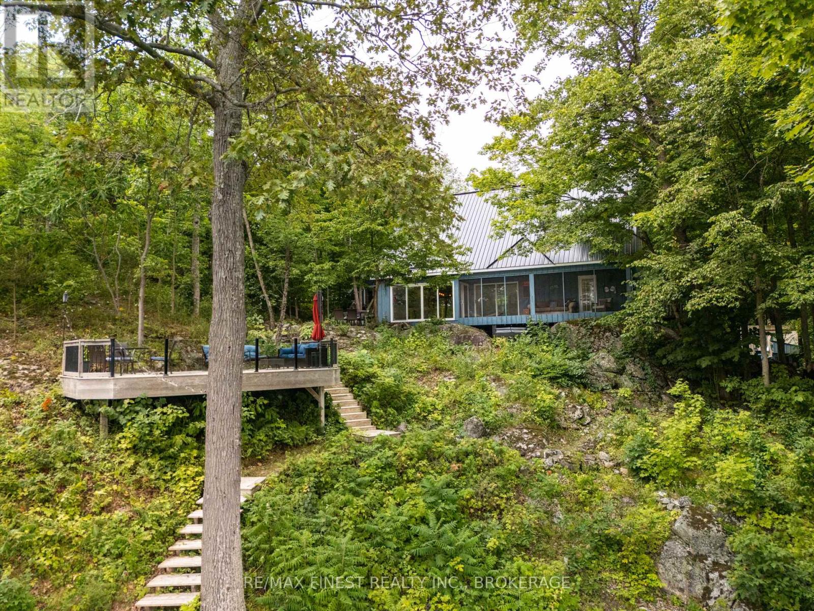 8884 Canoe Lake Road, Frontenac, Ontario  K0H 1W0 - Photo 46 - X12352255