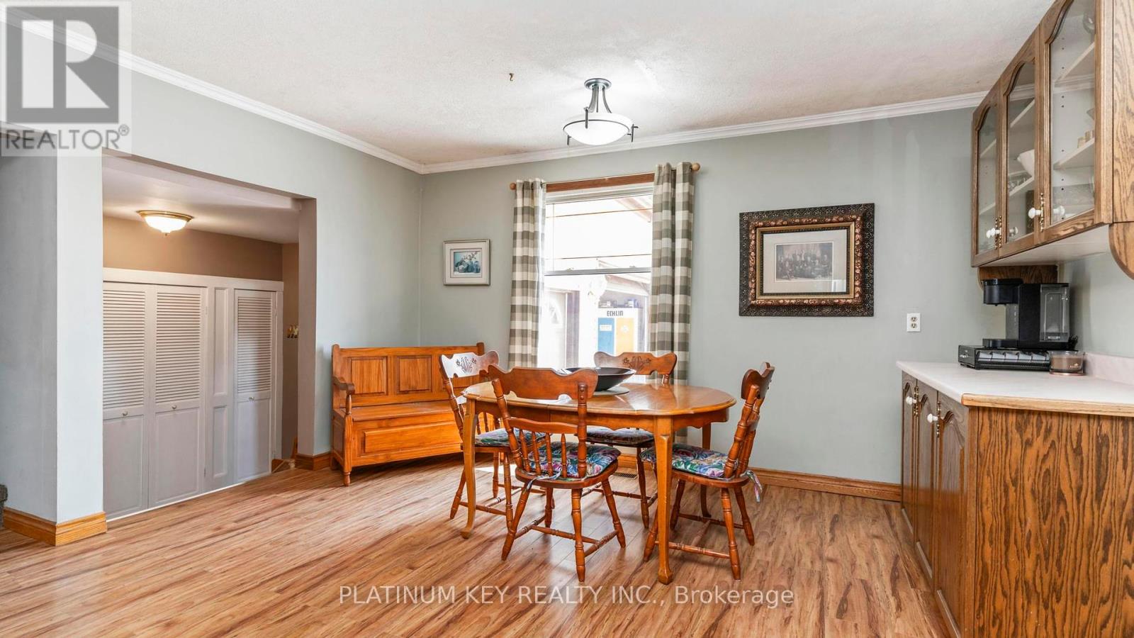 41 Queen Street, Strathroy-Caradoc, Ontario  N7G 2H5 - Photo 10 - X12352274