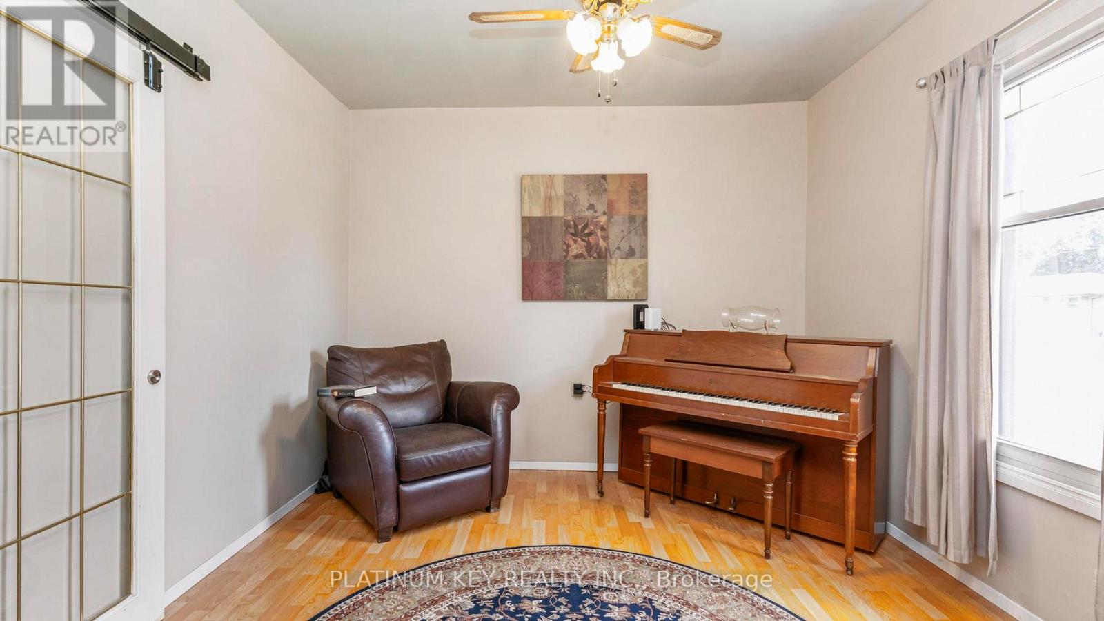 41 Queen Street, Strathroy-Caradoc, Ontario  N7G 2H5 - Photo 5 - X12352274