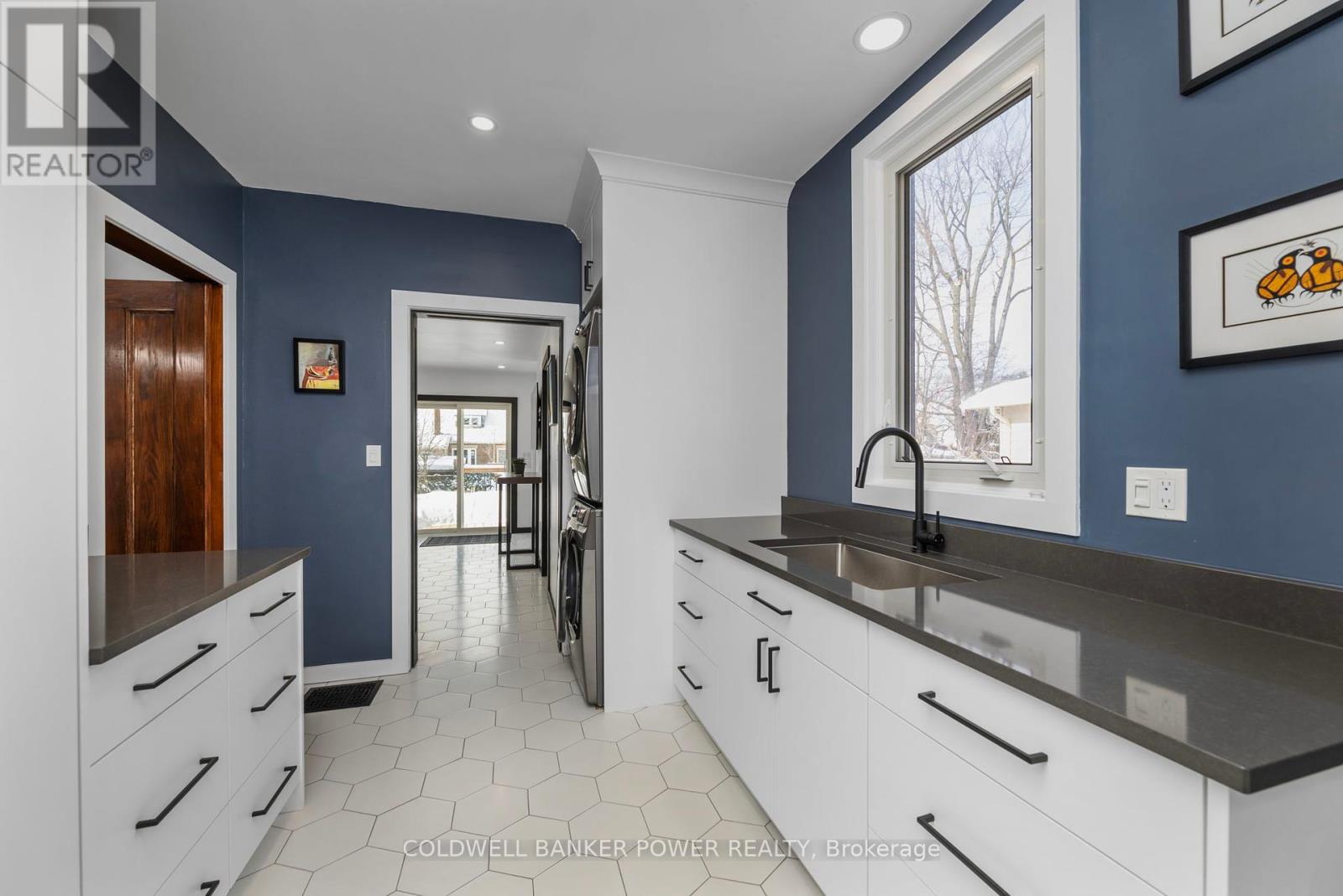 27 Belgrave Avenue, London South, Ontario  N6C 4B3 - Photo 16 - X12352304