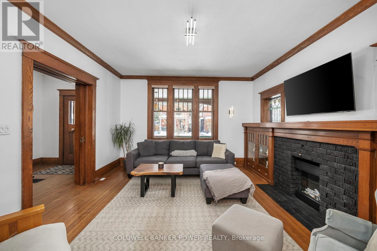 27 Belgrave Avenue, London South, Ontario  N6C 4B3 - Photo 6 - X12352304