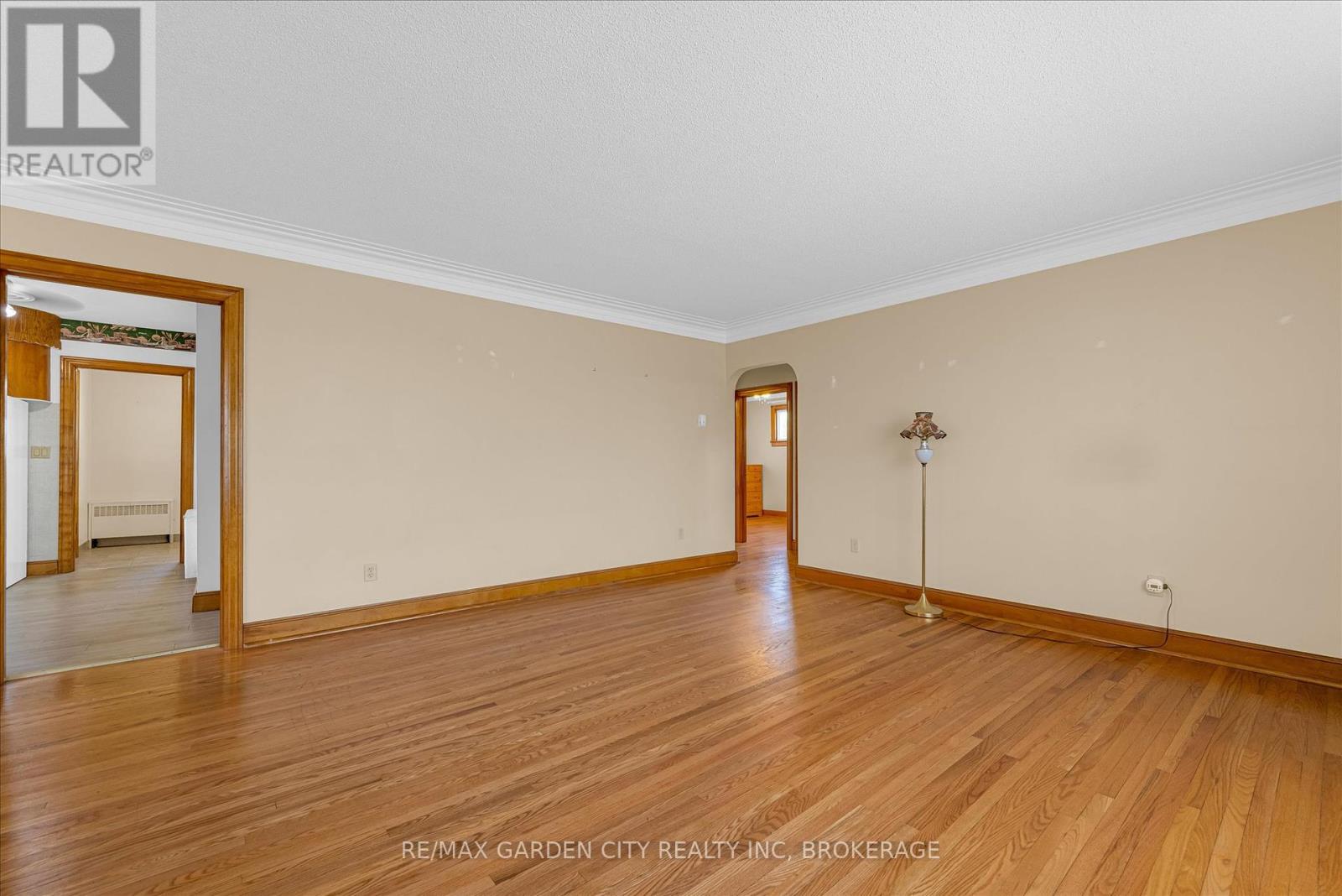Property at 605 BUNTING ROAD image 3