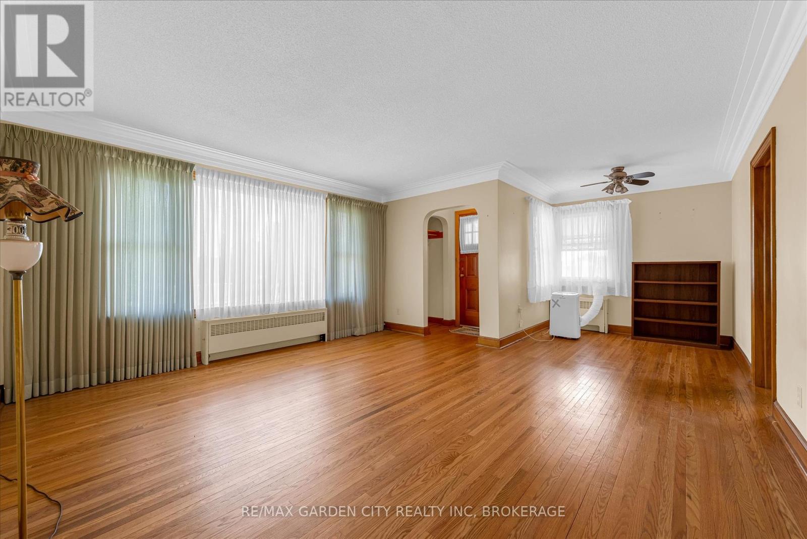 Property at 605 BUNTING ROAD image 5
