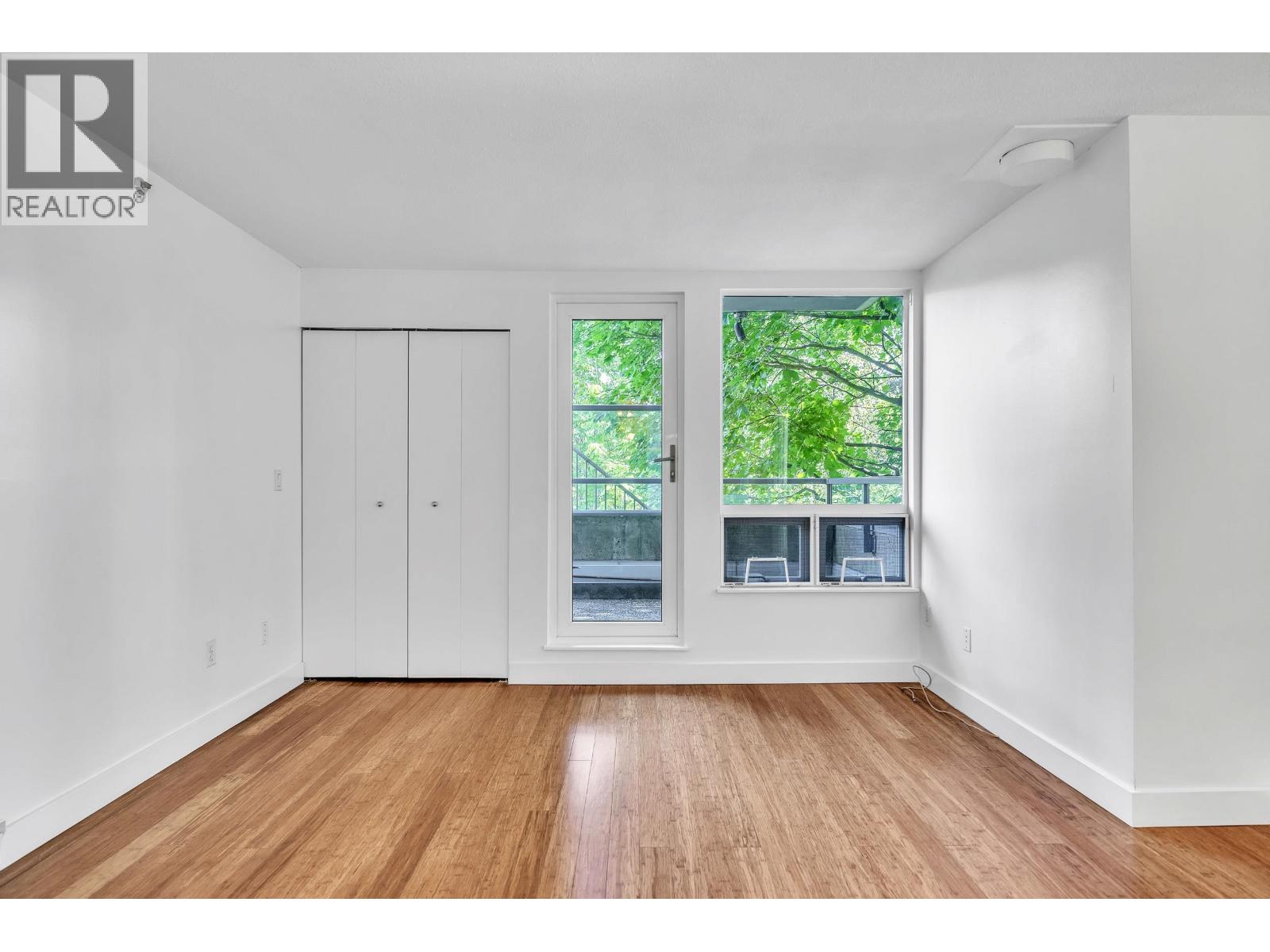 Property at 28 1345 W 4TH AVENUE image 5