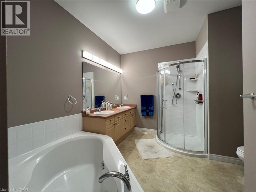 Photo 11 of 21 for 1574 Richmond Street Unit# 7