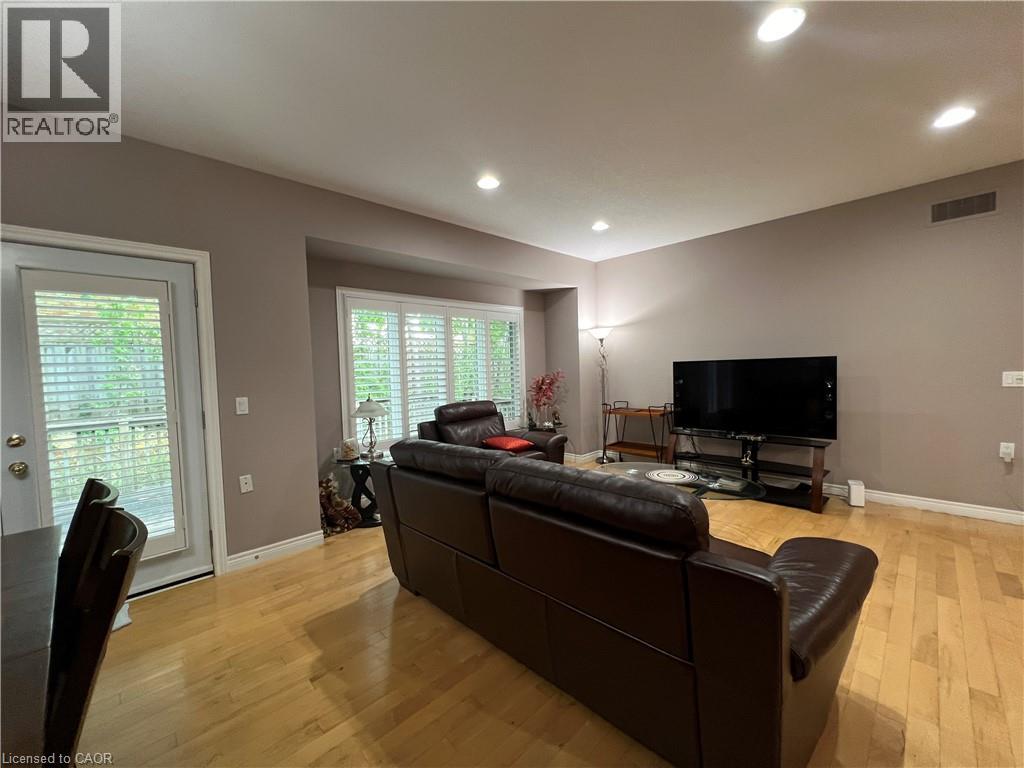 Photo 3 of 21 for 1574 Richmond Street Unit# 7