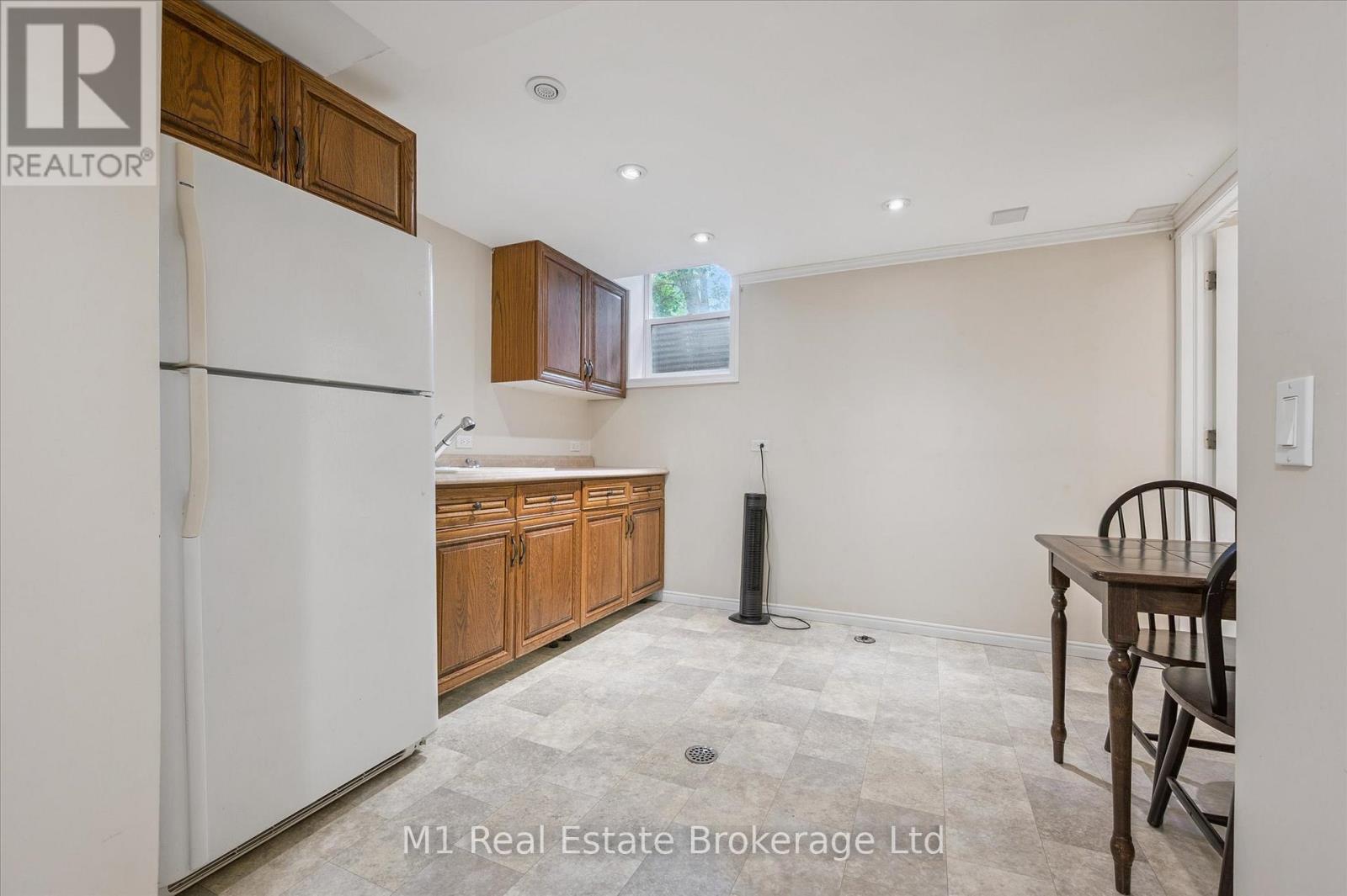 304 Cole Road, Guelph, Ontario N1G 3J2 - Photo 17 - X12352250