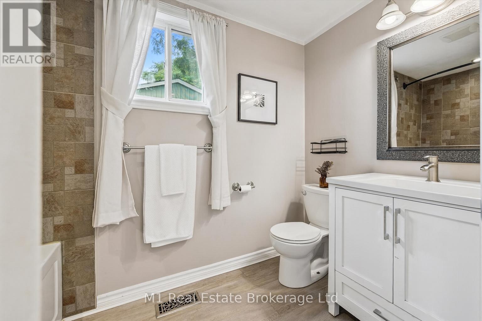 304 Cole Road, Guelph, Ontario N1G 3J2 - Photo 30 - X12352250