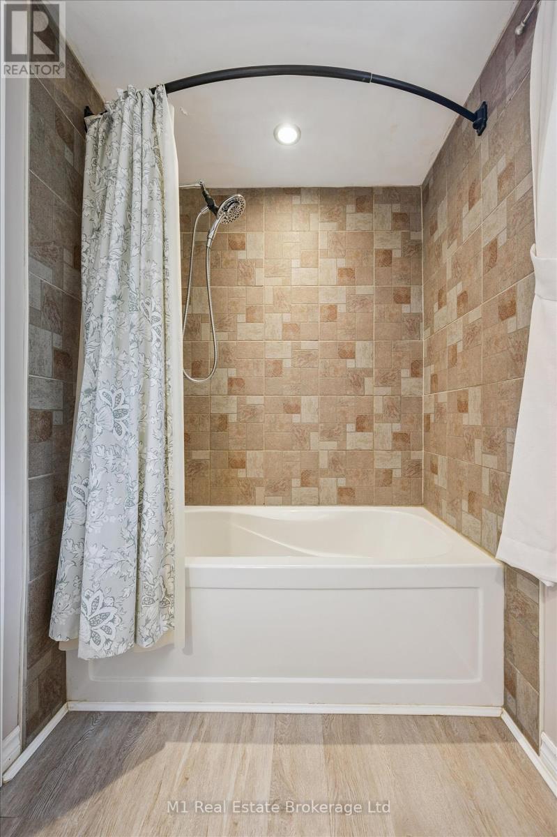 304 Cole Road, Guelph, Ontario N1G 3J2 - Photo 31 - X12352250