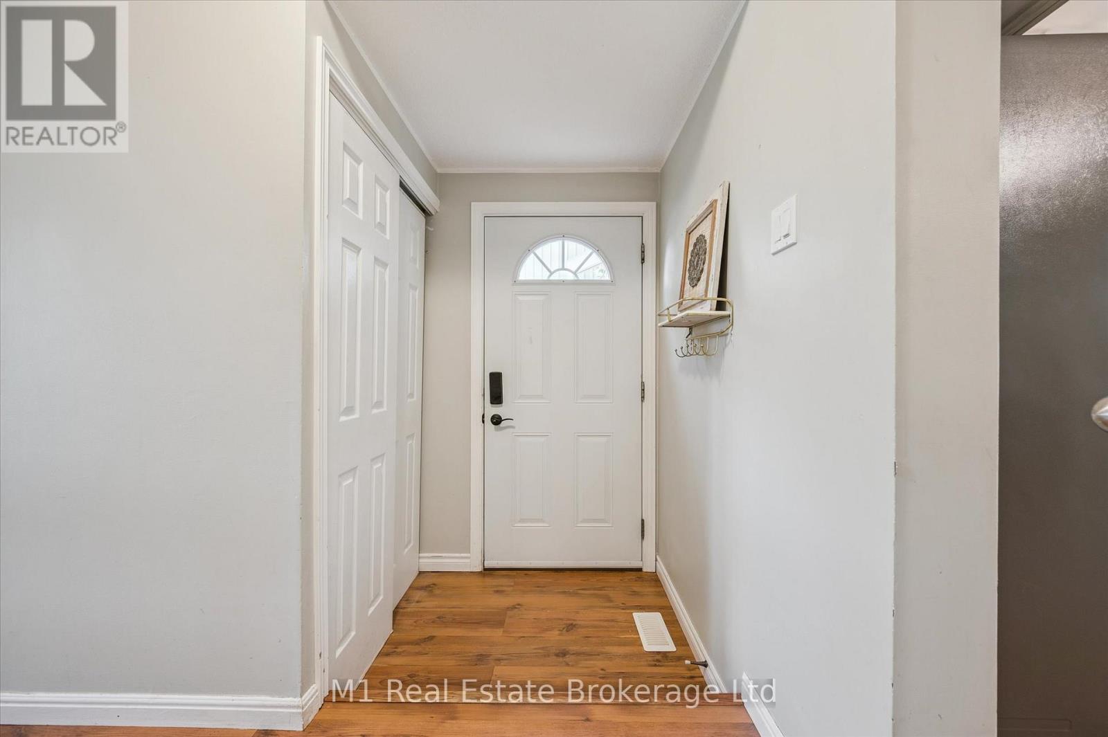 304 Cole Road, Guelph, Ontario N1G 3J2 - Photo 4 - X12352250