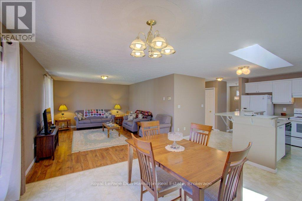 725 Kincaid Street, North Perth, Ontario N4W 3T5 - Photo 10 - X12352302