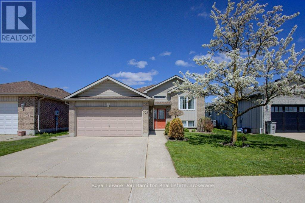 725 Kincaid Street, North Perth, Ontario N4W 3T5 - Photo 2 - X12352302