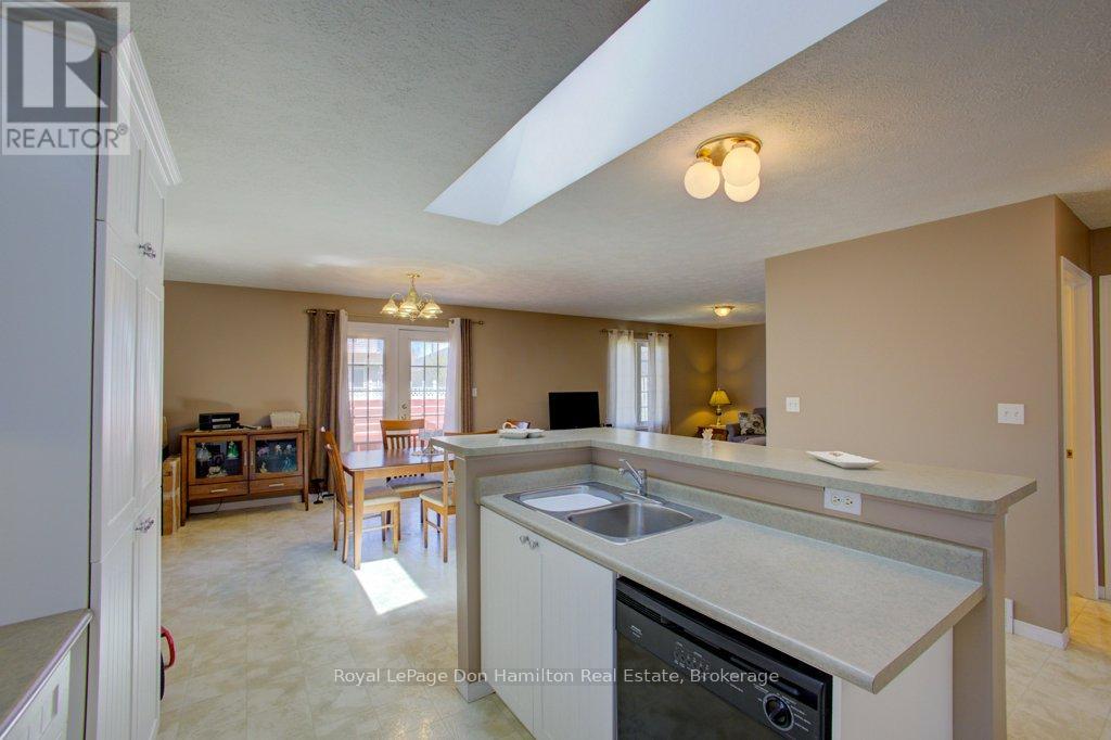 725 Kincaid Street, North Perth, Ontario N4W 3T5 - Photo 8 - X12352302