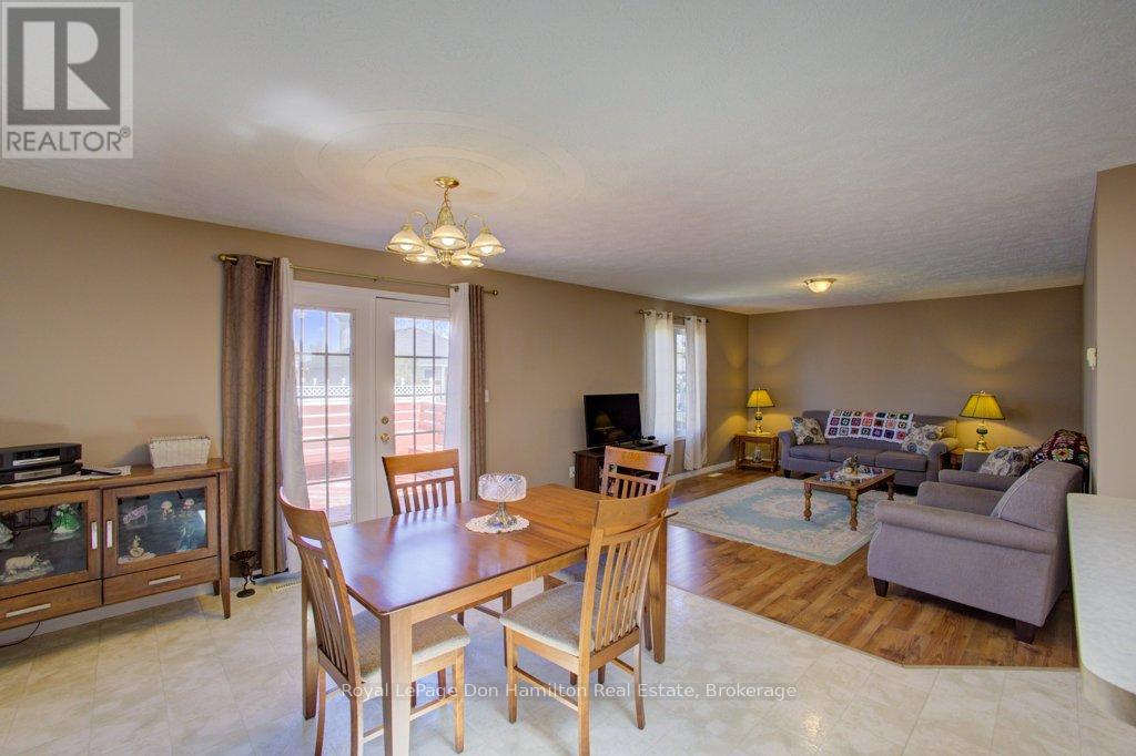 725 Kincaid Street, North Perth, Ontario N4W 3T5 - Photo 9 - X12352302