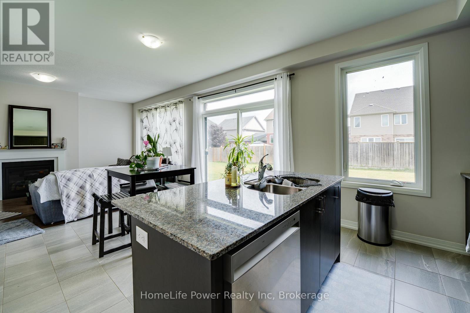 104 Blacklock Street, Cambridge, Ontario N1S 0E3 - Photo 8 - X12352303