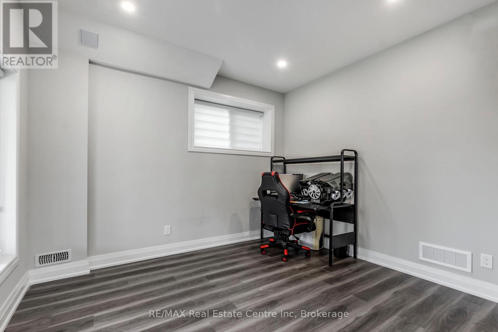 49 Keating Street, Guelph, Ontario N1E 0S2 - Photo 43 - X12352317