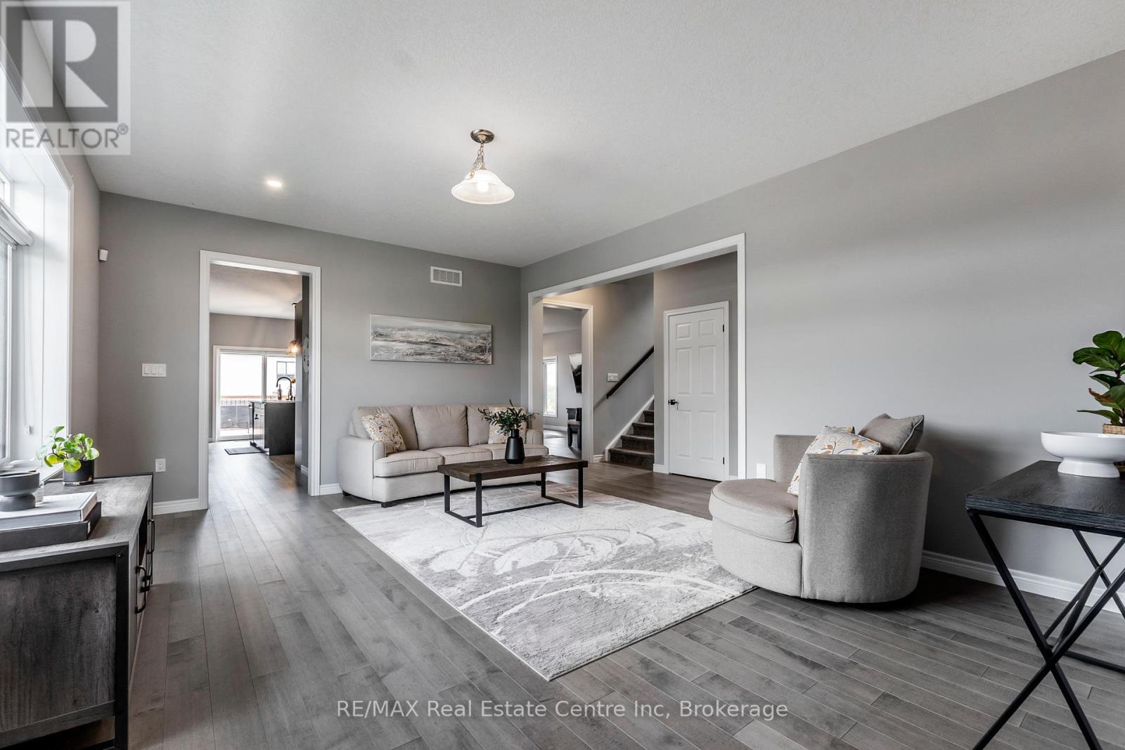 49 Keating Street, Guelph, Ontario N1E 0S2 - Photo 6 - X12352317