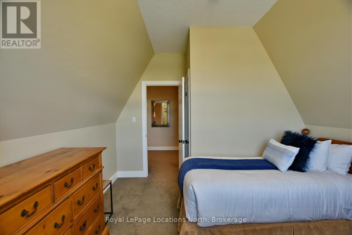 223 - 170 Snowbridge Way, Blue Mountains, Ontario  L9Y 0V2 - Photo 41 - X12352341