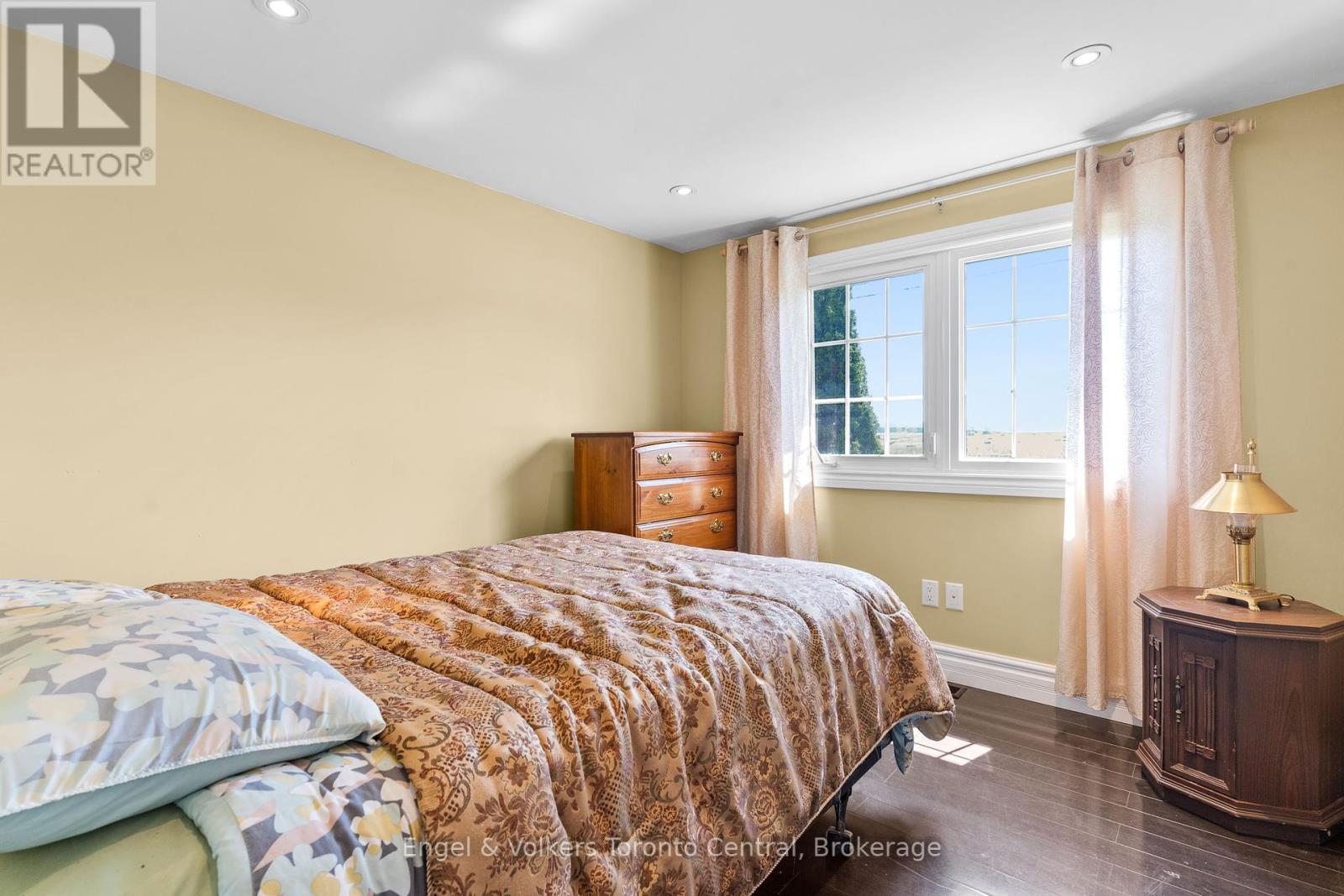 122467 Grey 5 Road, Georgian Bluffs, Ontario N4K 5N5 - Photo 12 - X12352349