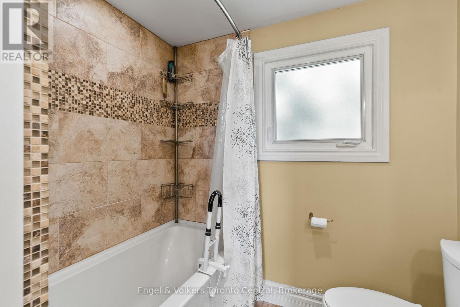 122467 Grey 5 Road, Georgian Bluffs, Ontario N4K 5N5 - Photo 14 - X12352349