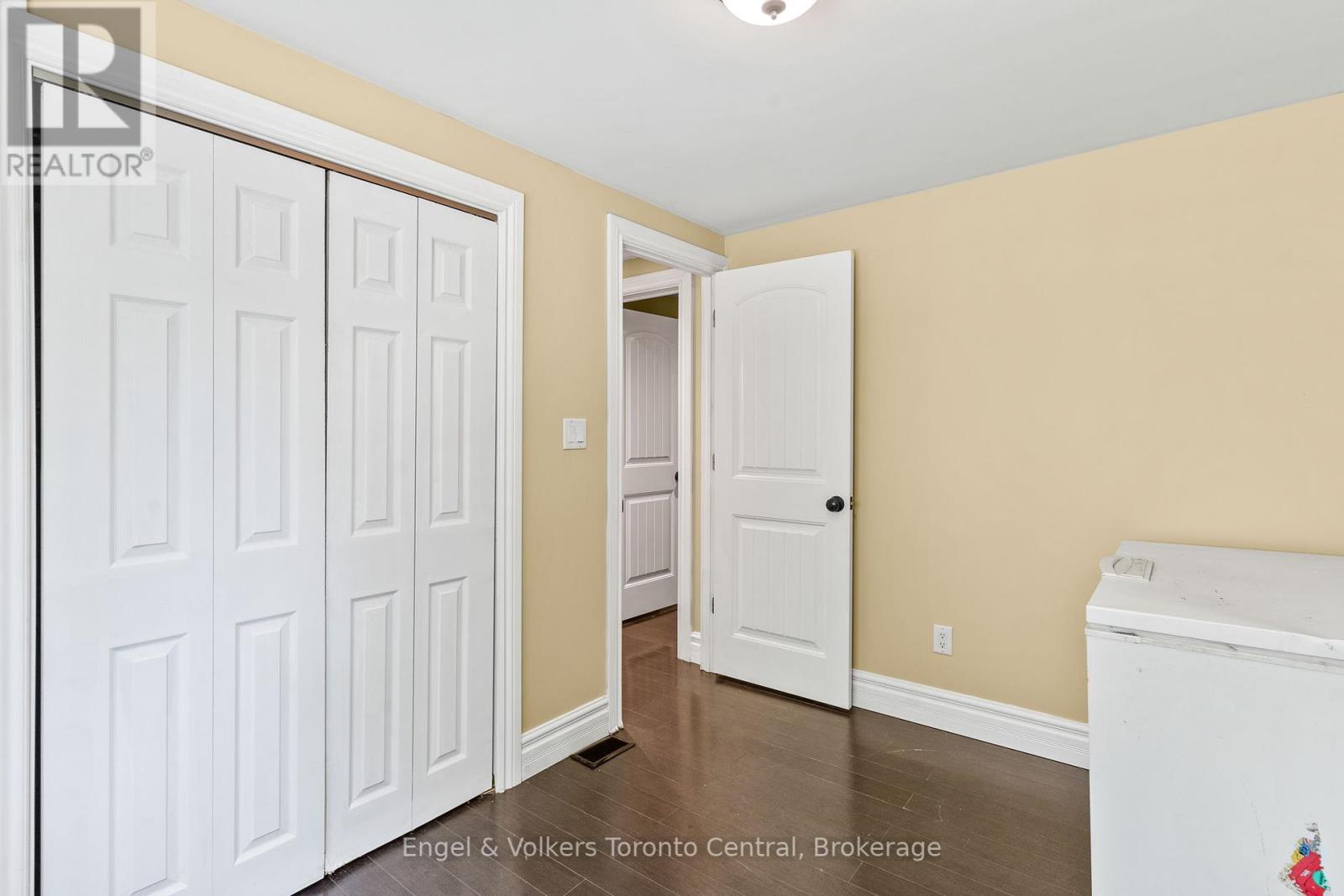 122467 Grey 5 Road, Georgian Bluffs, Ontario N4K 5N5 - Photo 18 - X12352349