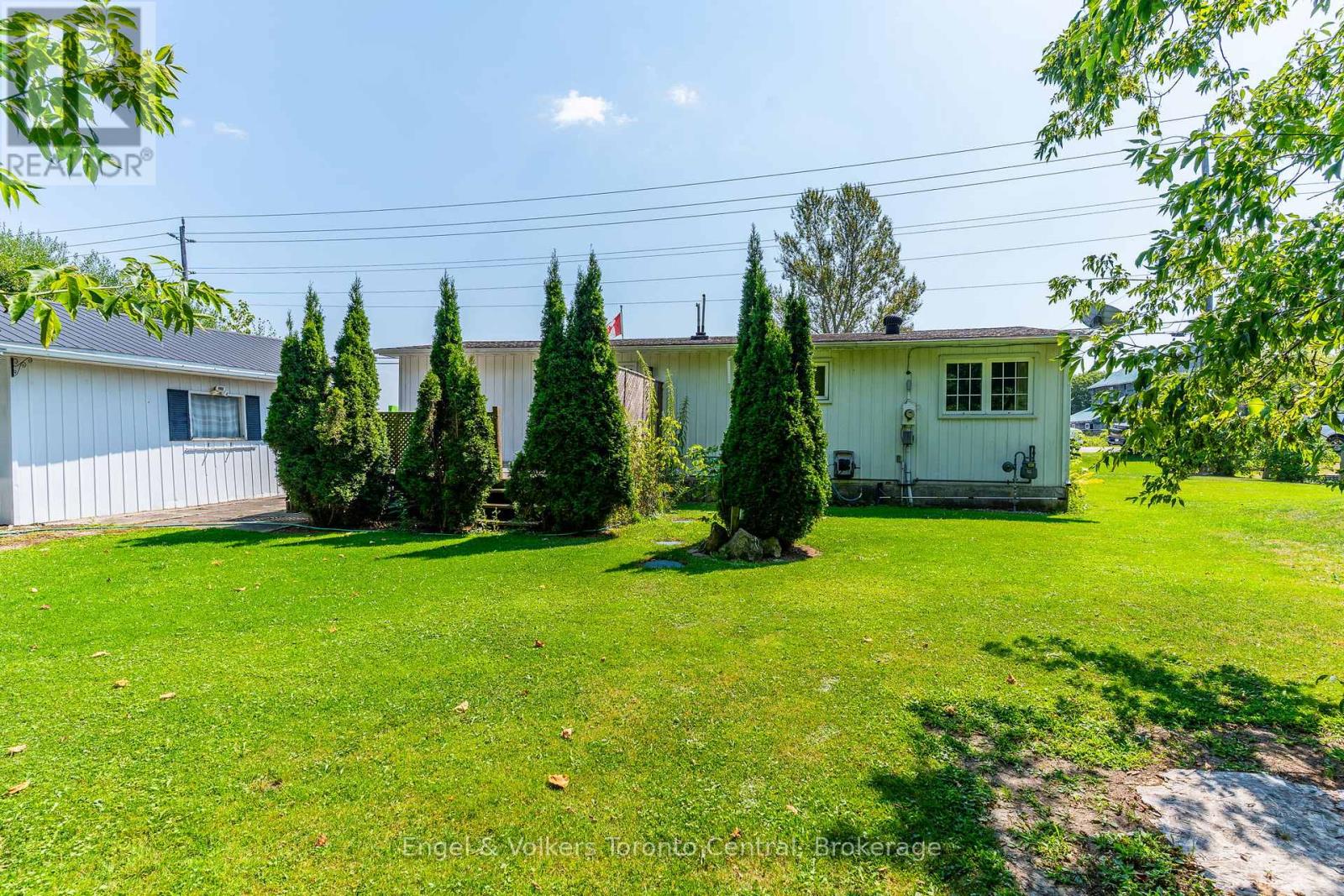 122467 Grey 5 Road, Georgian Bluffs, Ontario N4K 5N5 - Photo 23 - X12352349