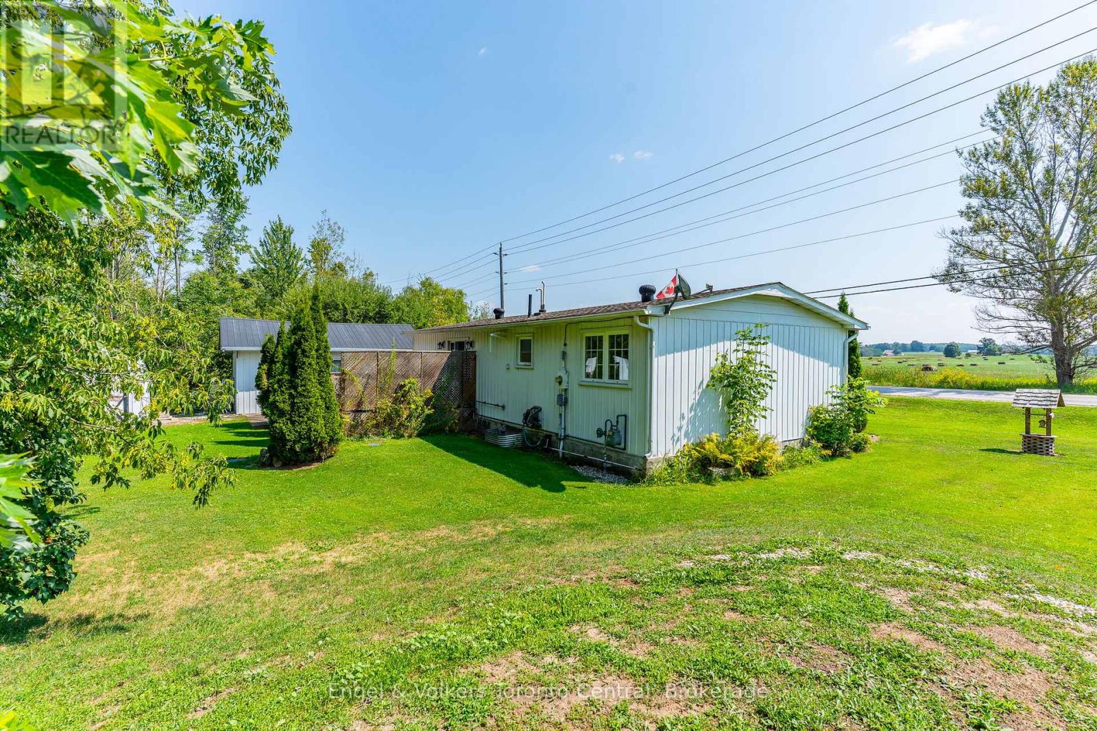 122467 Grey 5 Road, Georgian Bluffs, Ontario N4K 5N5 - Photo 24 - X12352349