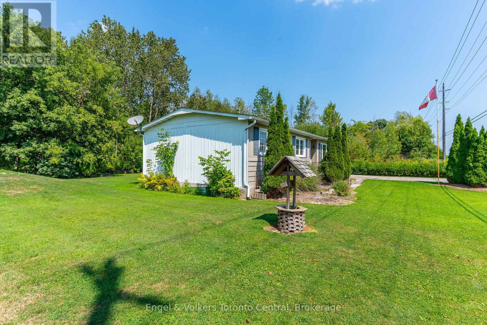 122467 Grey 5 Road, Georgian Bluffs, Ontario N4K 5N5 - Photo 25 - X12352349