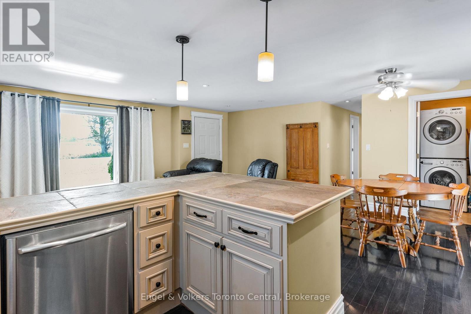 122467 Grey 5 Road, Georgian Bluffs, Ontario N4K 5N5 - Photo 8 - X12352349