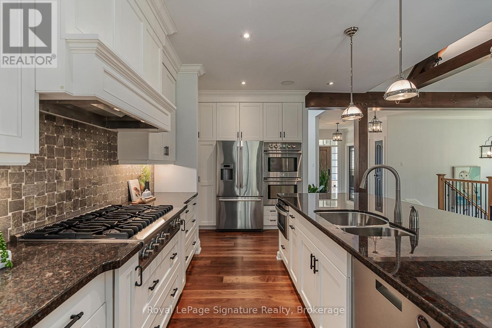 108 Hoggard Court, Blue Mountains, Ontario  N0H 2P0 - Photo 12 - X12352363
