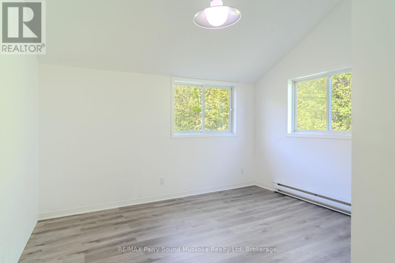 17 Harriet Street, Mckellar, Ontario P0G 1C0 - Photo 17 - X12352386