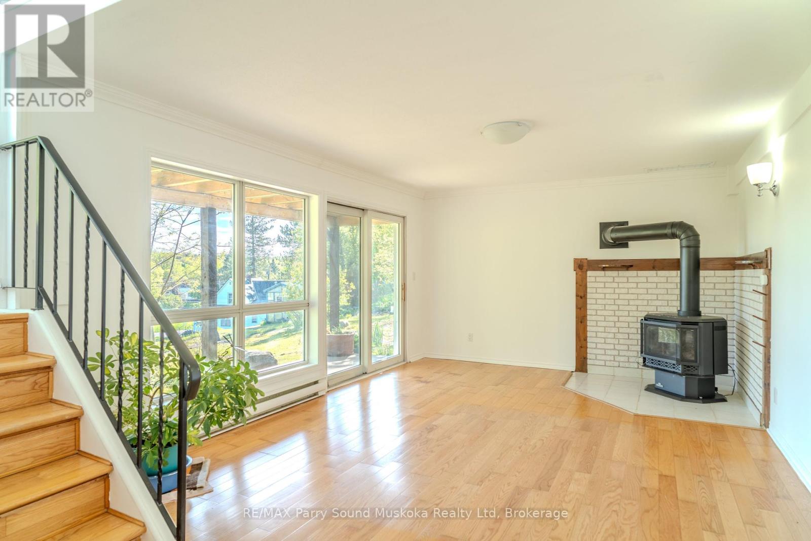 17 Harriet Street, Mckellar, Ontario P0G 1C0 - Photo 20 - X12352386