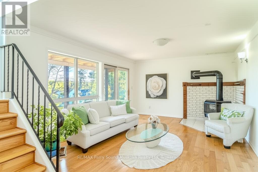 17 Harriet Street, Mckellar, Ontario P0G 1C0 - Photo 21 - X12352386