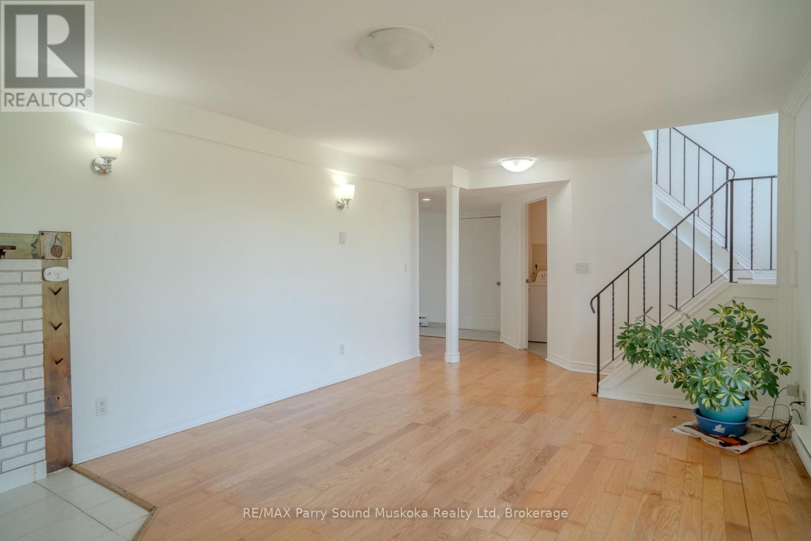 17 Harriet Street, Mckellar, Ontario P0G 1C0 - Photo 22 - X12352386