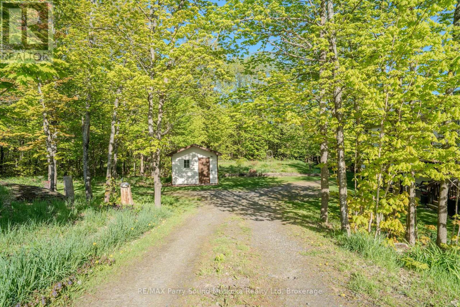 17 Harriet Street, Mckellar, Ontario P0G 1C0 - Photo 32 - X12352386