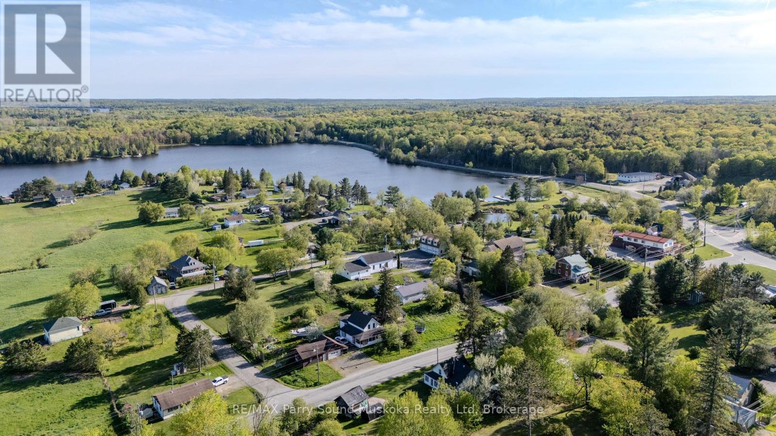 17 Harriet Street, Mckellar, Ontario P0G 1C0 - Photo 43 - X12352386