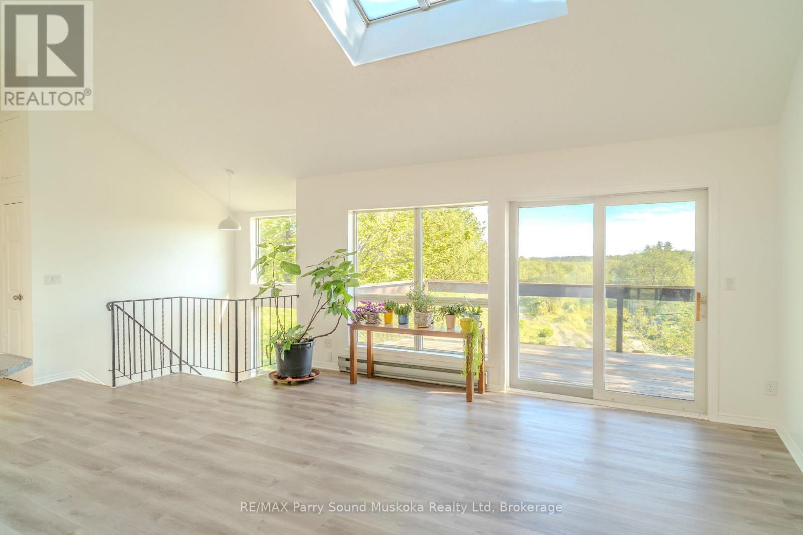 17 Harriet Street, Mckellar, Ontario P0G 1C0 - Photo 5 - X12352386