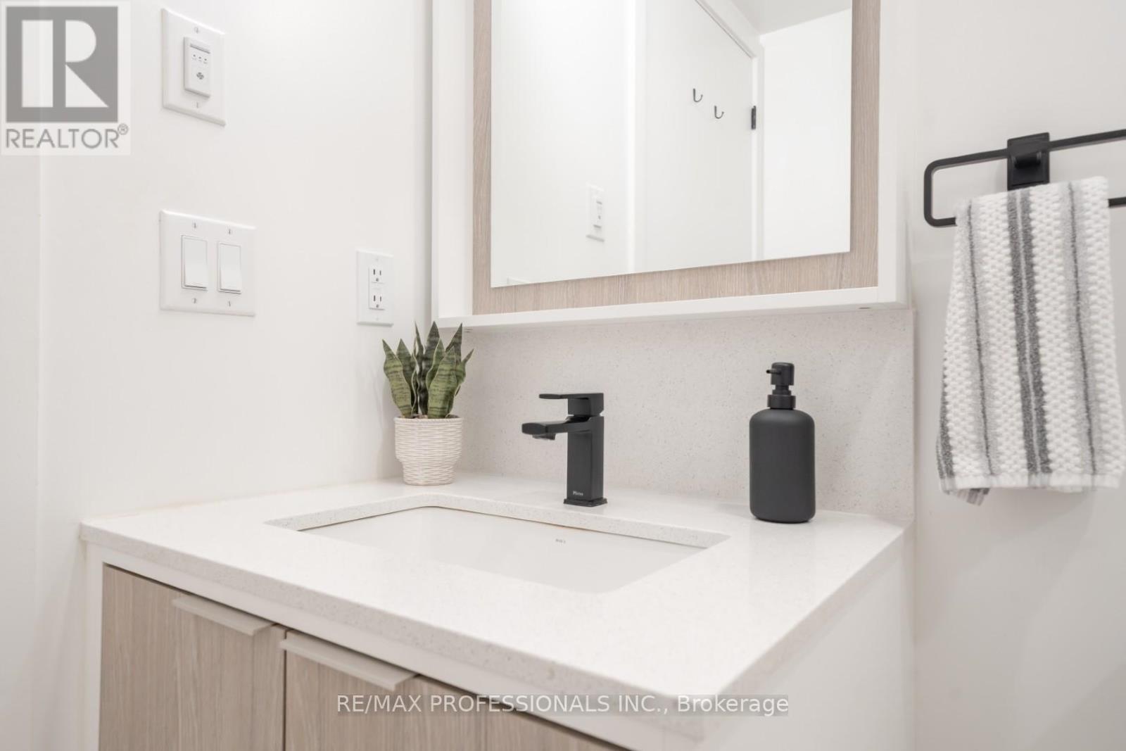 305 - 36 Zorra Street, Toronto, Ontario  M8Z 0G5 - Photo 12 - W12352194