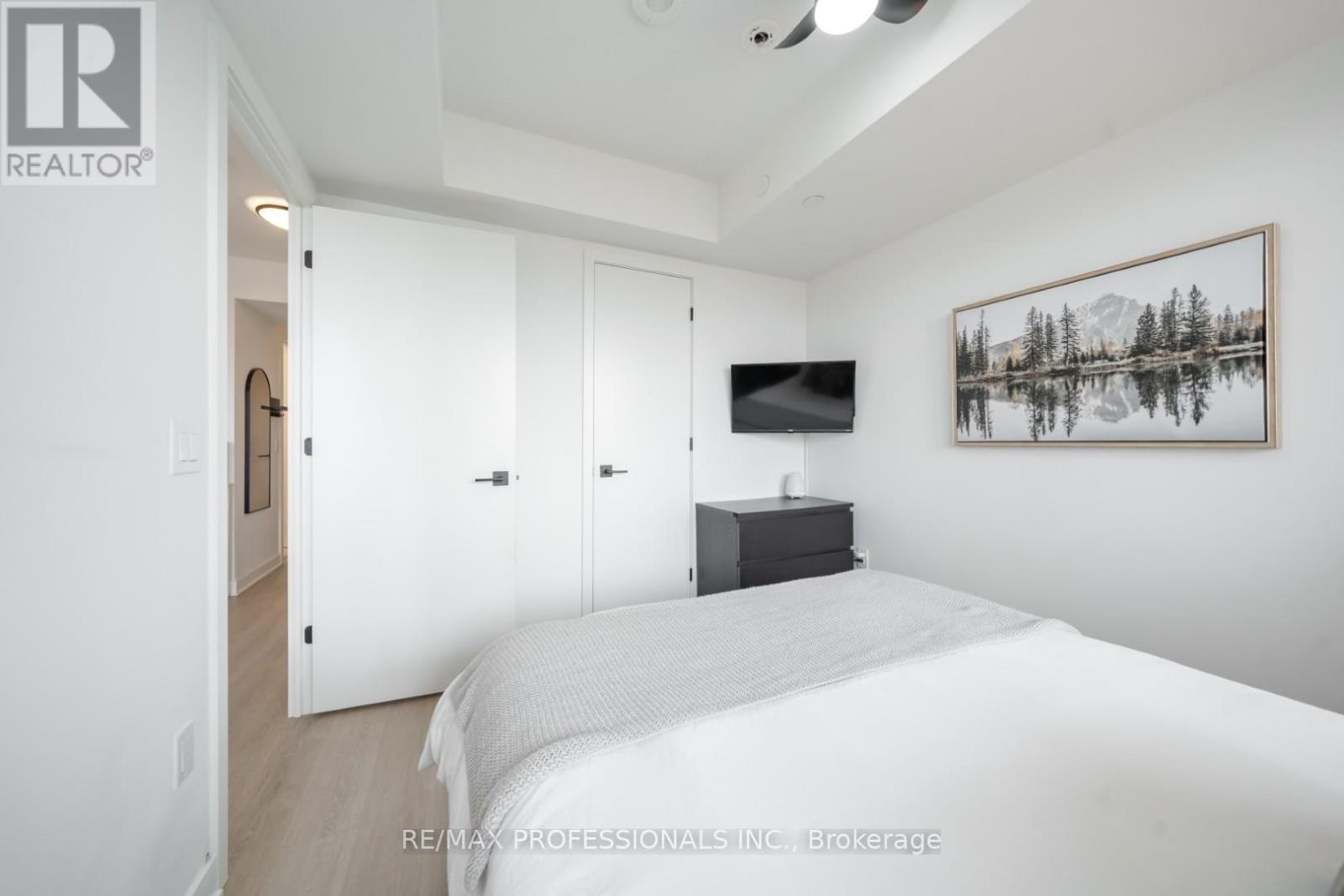 305 - 36 Zorra Street, Toronto, Ontario  M8Z 0G5 - Photo 16 - W12352194